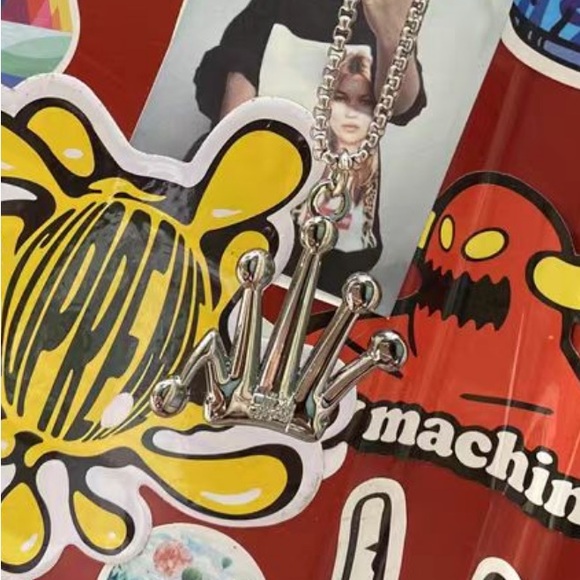 Stussy Crown Pendant Sterling Silver Necklace - Picture 4 of 4